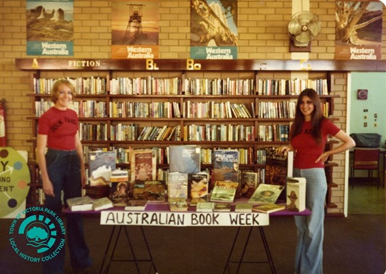 Image PH00039-01 Library displays