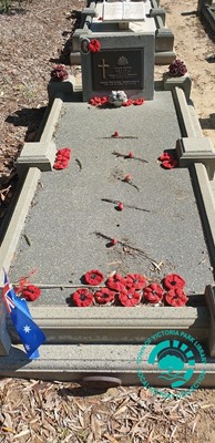 Image PH00049-01 Grave of Private A. E. J.