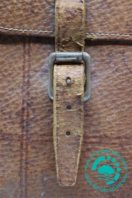 Image Close-up of buckle on left side of Mr